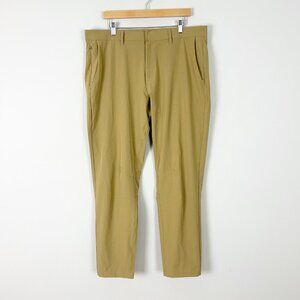 Fabletics The Only Pant Khaki Performance Travel Golf Casual Size 36 x 32 Men's